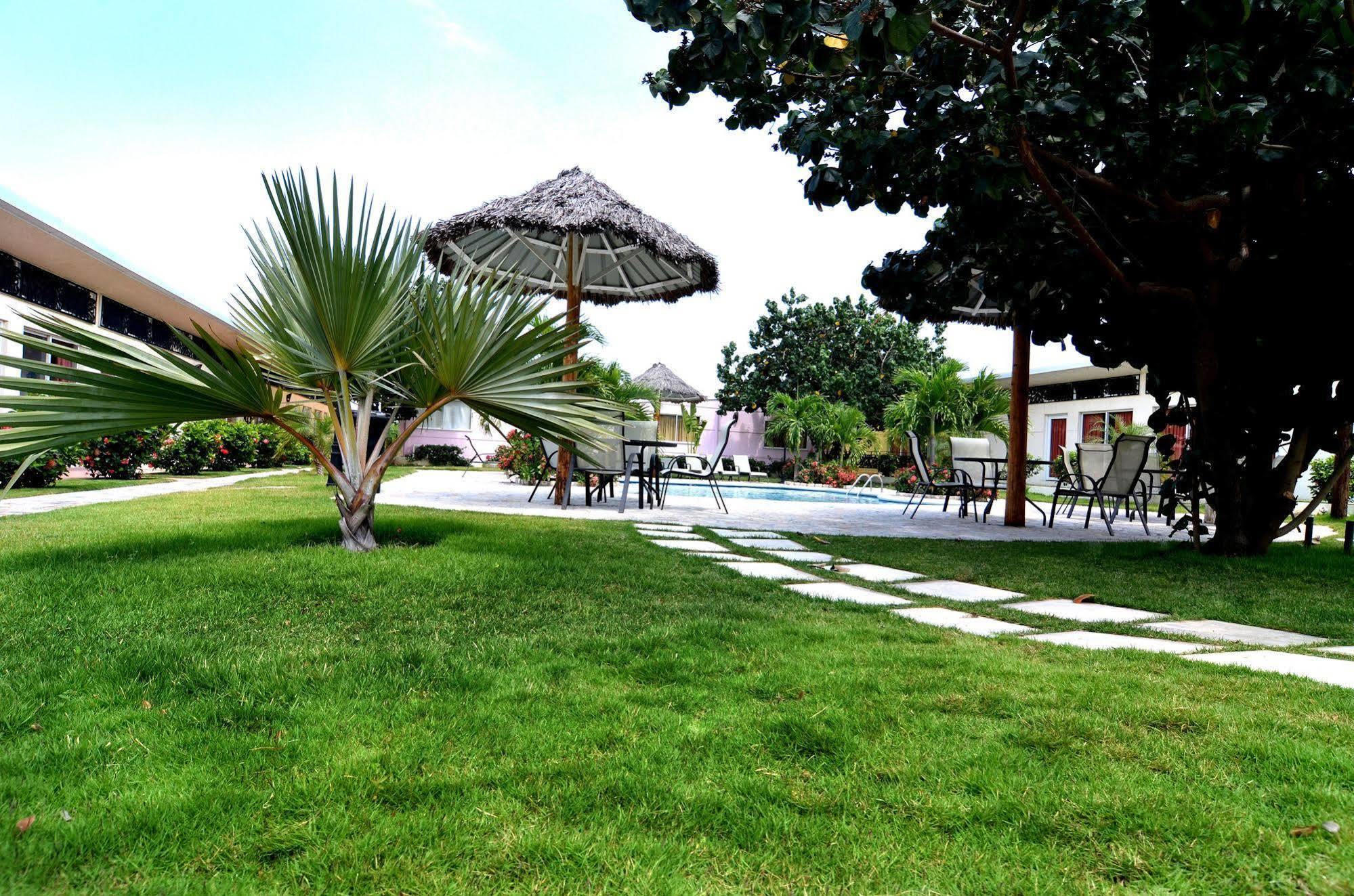 Executive Villas ปอร์โตแปรงซ์ ภายนอก รูปภาพ